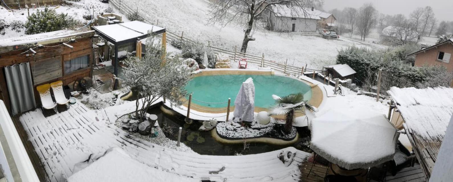 A La Marc'Quize Chambres D'Hotes, Petit Dejeuner Compris, Avec Piscine A Debordement En Exterieur, Bain Nordique A 38 Degres En Prestation Supplement Sur Reservation Horaire Anticipee 1 Place De Parking Gratuite Sur Place Mouxy 외부 사진