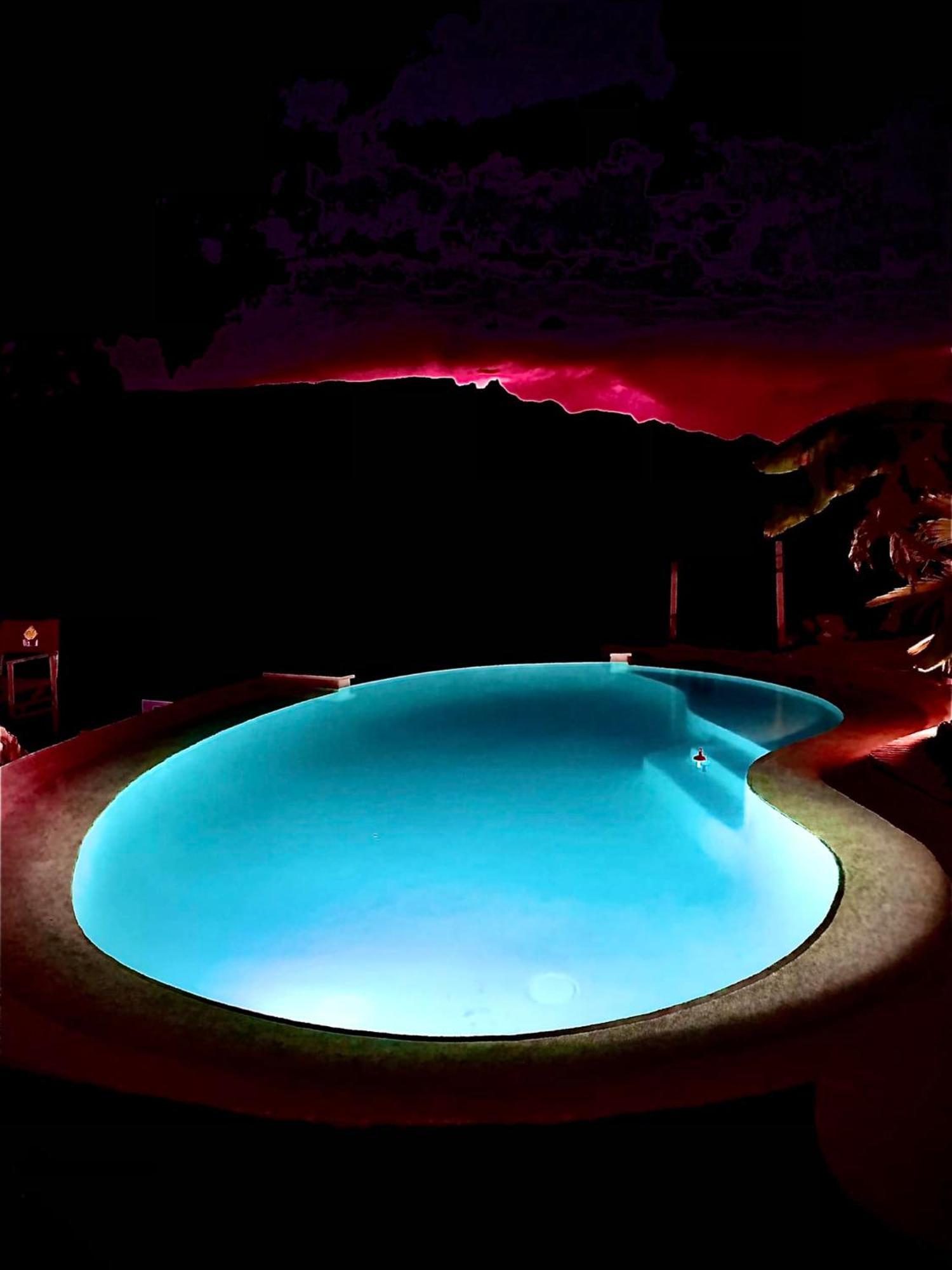 A La Marc'Quize Chambres D'Hotes, Petit Dejeuner Compris, Avec Piscine A Debordement En Exterieur, Bain Nordique A 38 Degres En Prestation Supplement Sur Reservation Horaire Anticipee 1 Place De Parking Gratuite Sur Place Mouxy 외부 사진
