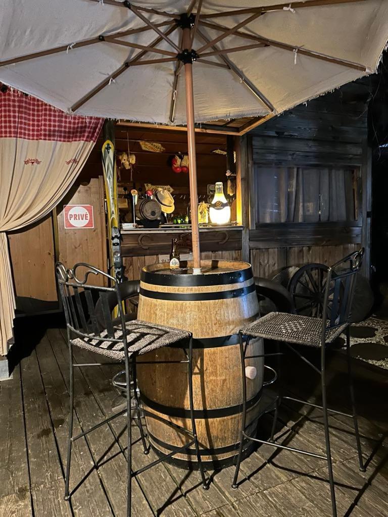 A La Marc'Quize Chambres D'Hotes, Petit Dejeuner Compris, Avec Piscine A Debordement En Exterieur, Bain Nordique A 38 Degres En Prestation Supplement Sur Reservation Horaire Anticipee 1 Place De Parking Gratuite Sur Place Mouxy 외부 사진